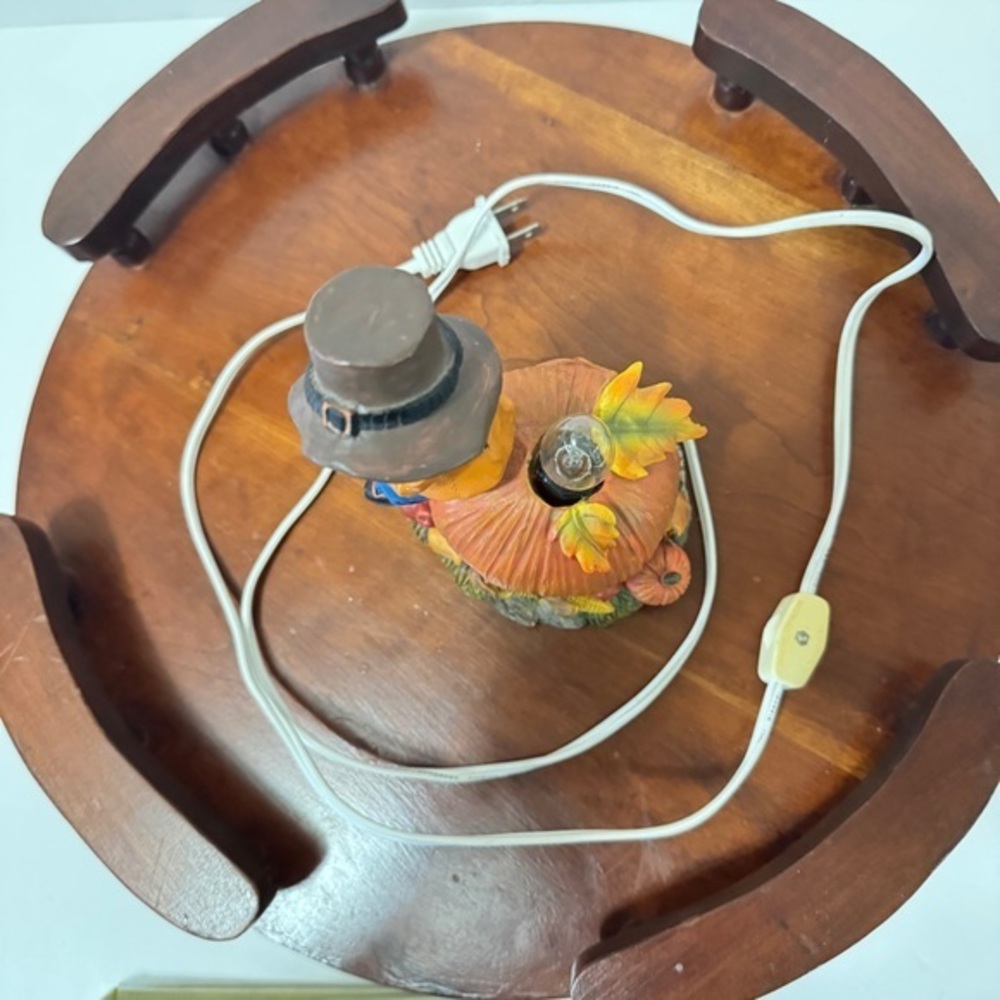 Vintage Thanksgiving Pilgrim Boy Pumpkin Lamp Fall Harvest Decor see description - Picture 4 of 15